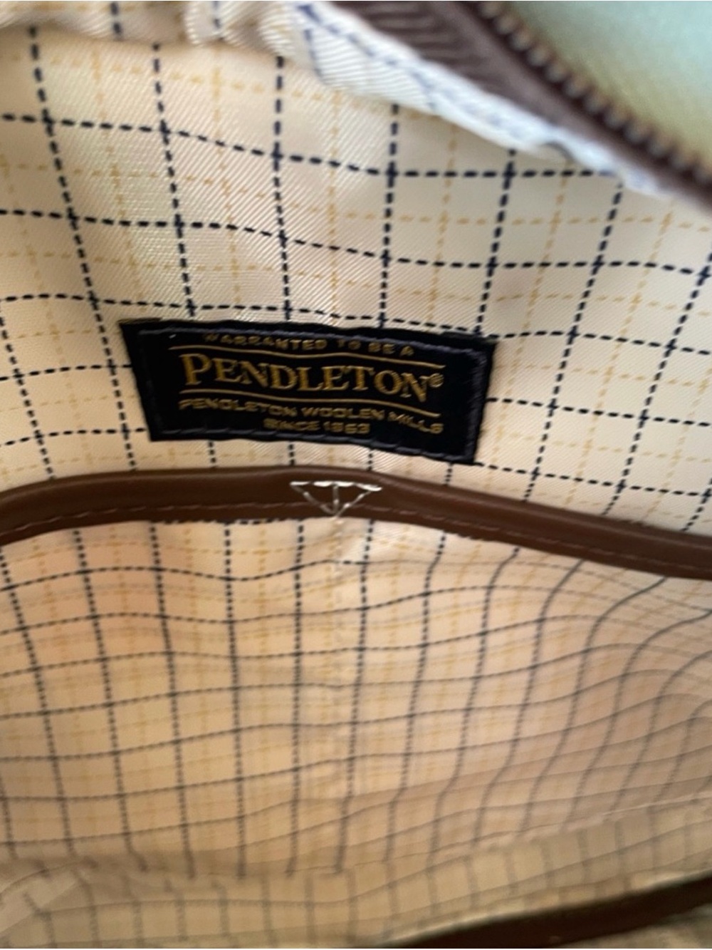 Pendleton Weekender Travel Bag Tote NWT - Picture 5 of 7